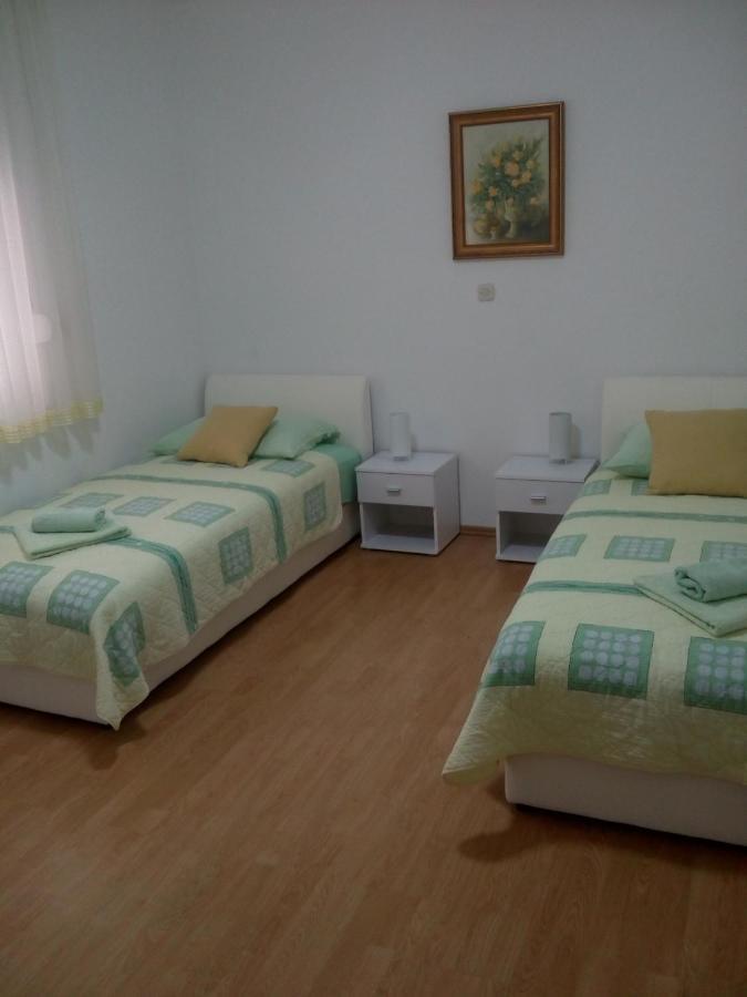 Apartment Plitvice Starigrad Paklenica Buitenkant foto